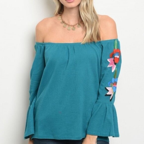OFF SHOULDER TOP - Picture 1 of 2
